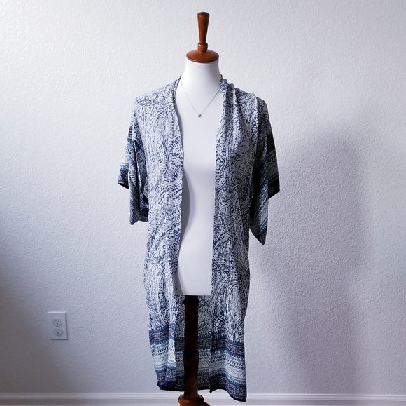 Anthropologie Sweaters - Elodie Anthropology Boho Kimono Cut Style Sleeves